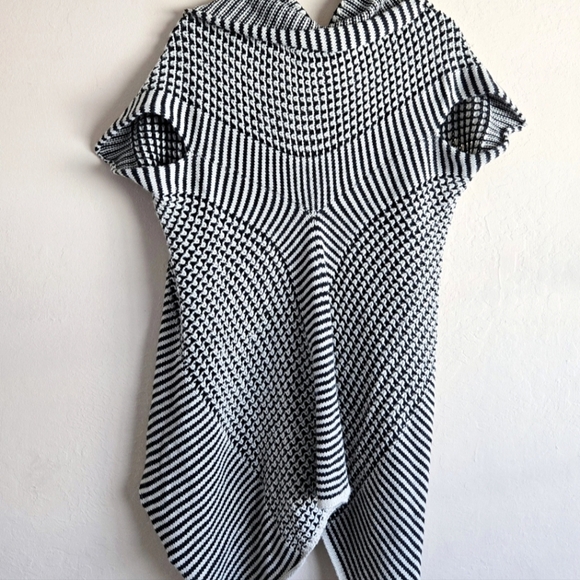 Striking black and white poncho style wool blend open drape cardigan size m/l - Picture 4 of 10